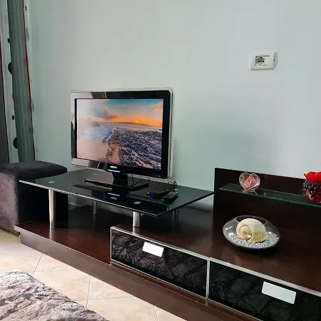 K & A Apartment *